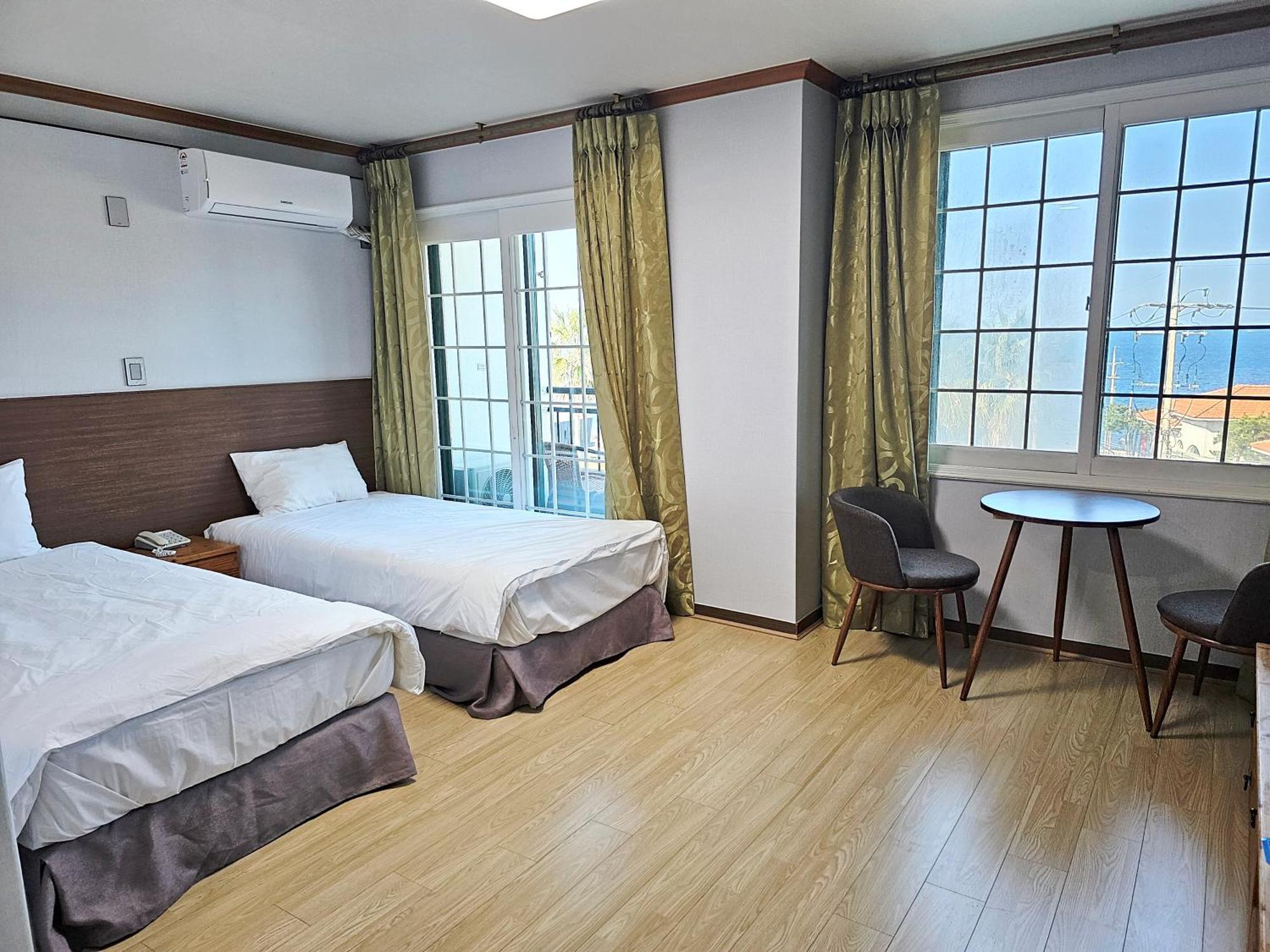 Sea Cliff Hotel جيجو المظهر الخارجي الصورة