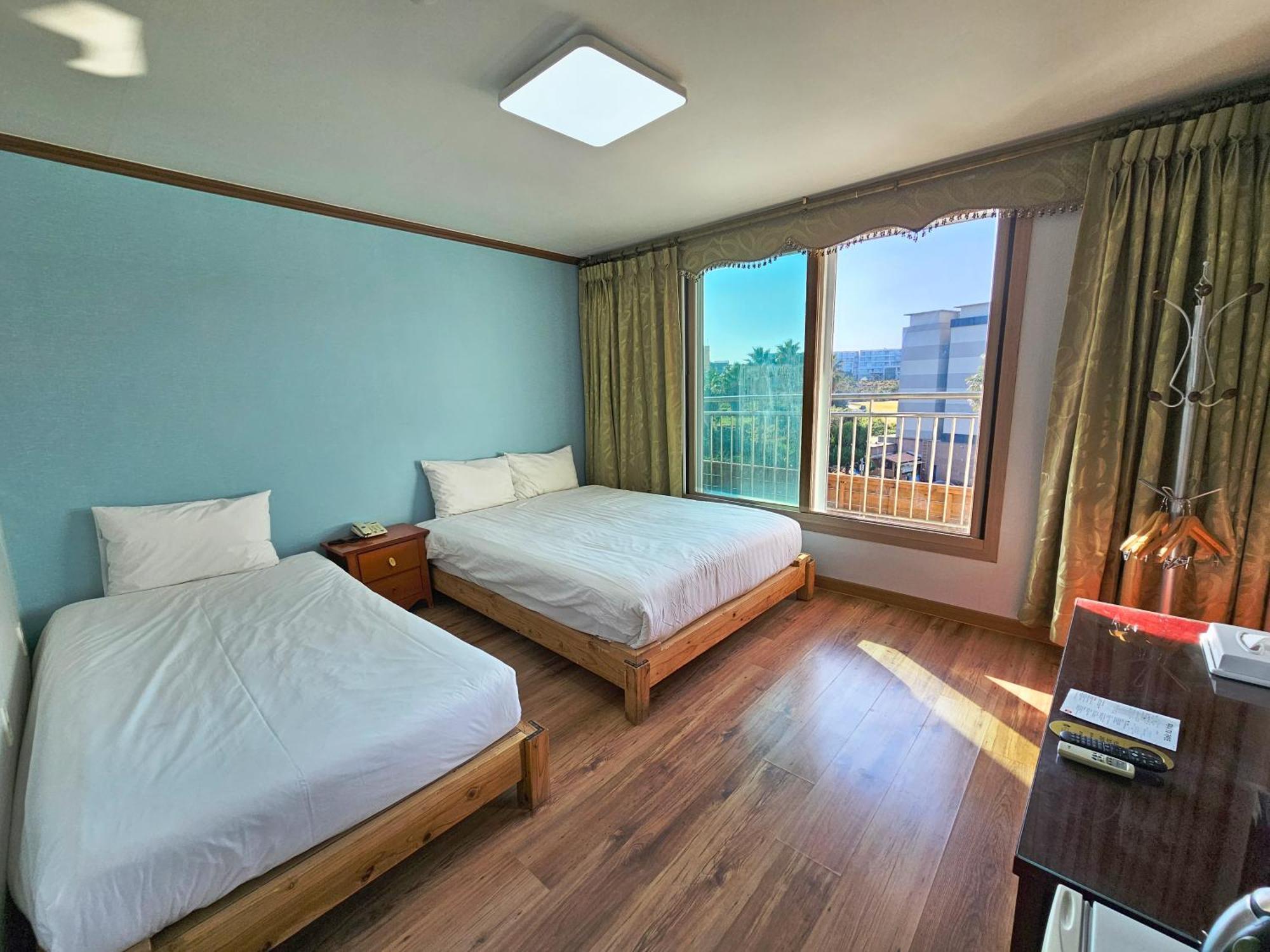 Sea Cliff Hotel جيجو الغرفة الصورة