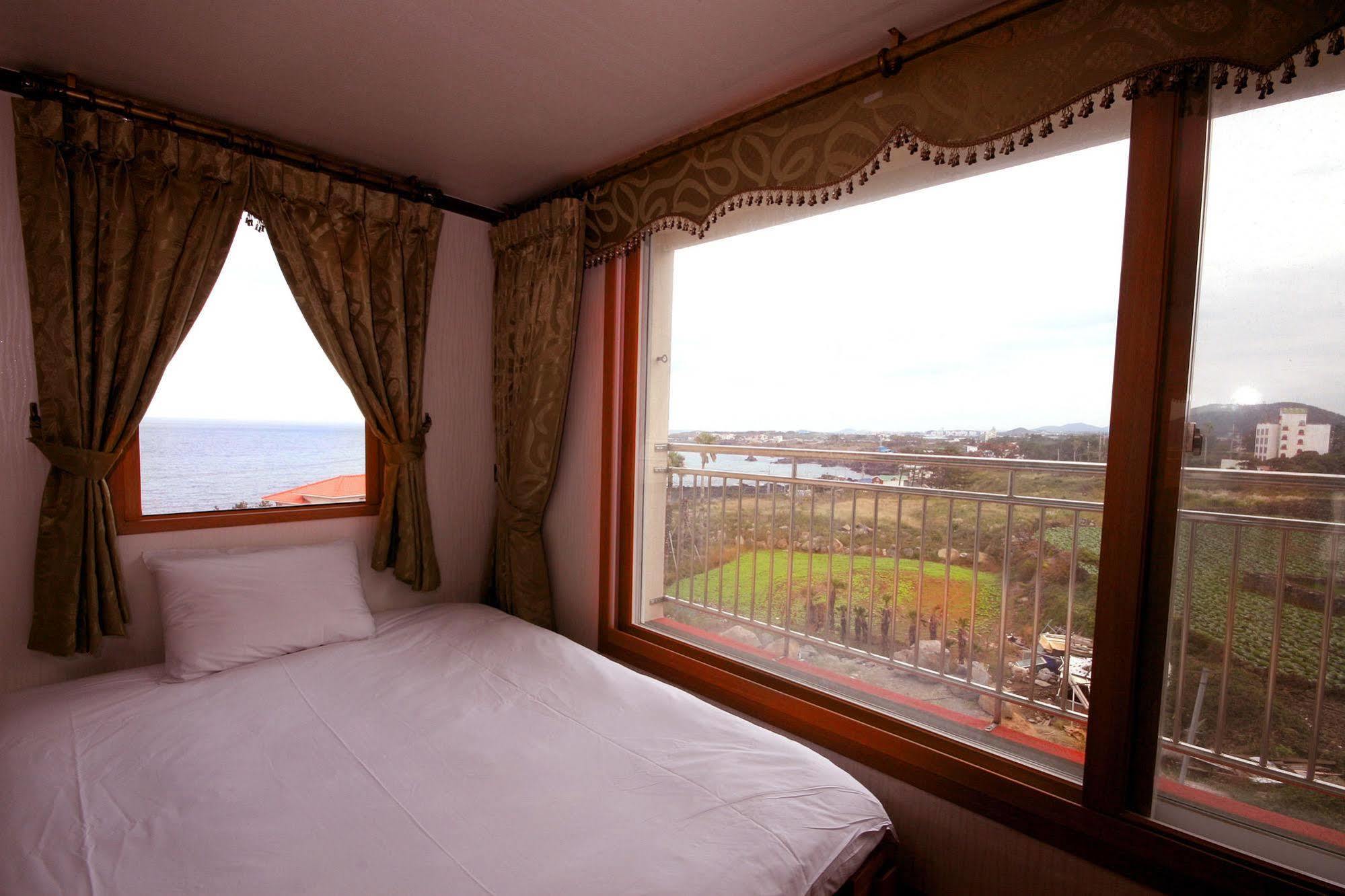 Sea Cliff Hotel جيجو المظهر الخارجي الصورة